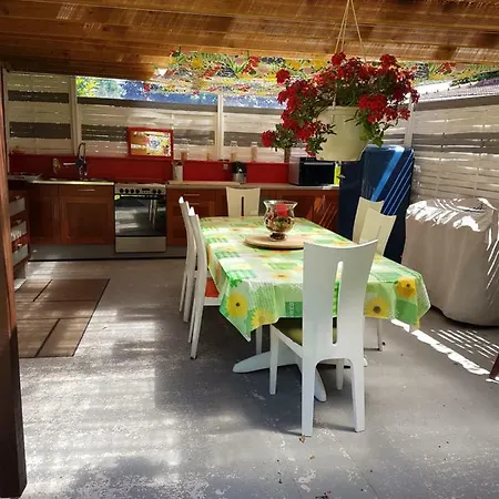 Le Petit Paradis Frühstückspension 3*